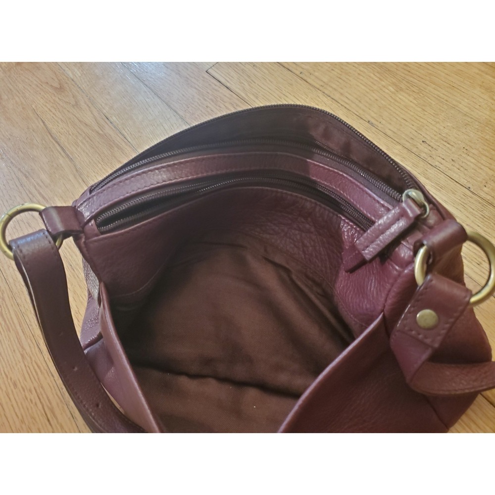 Etienne Aigner Vintage Classic Dark Burgundy Leather Shoulder Bag - Picture 9 of 13